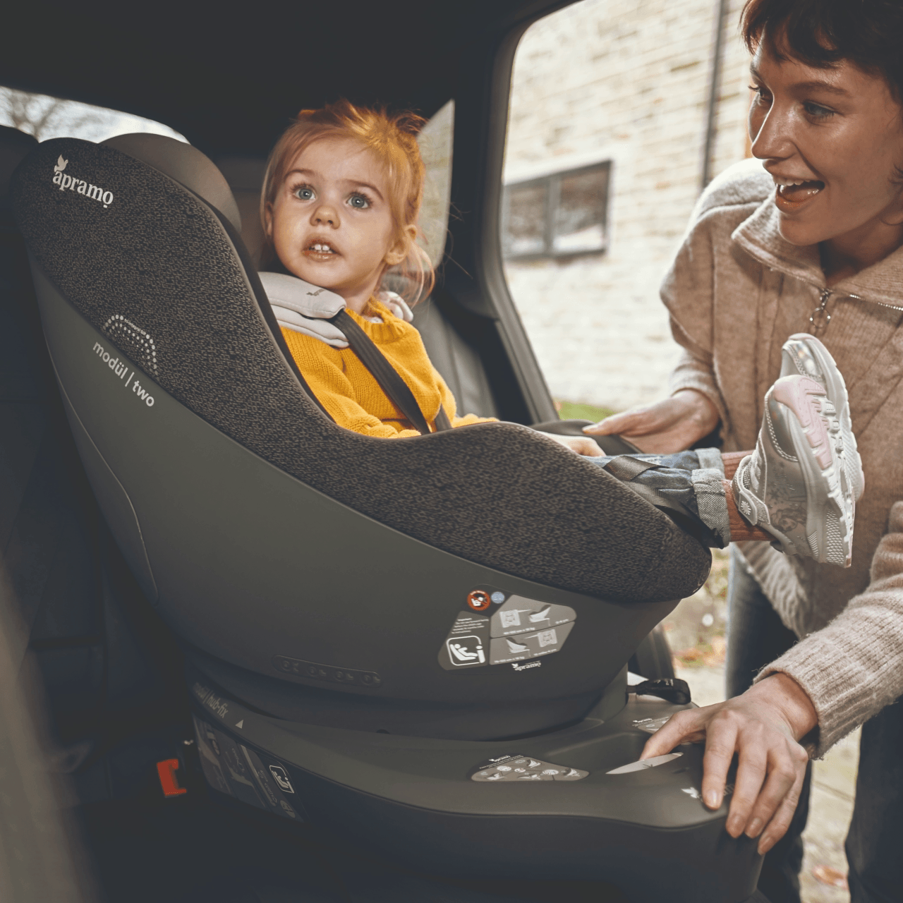 modül | two i-Size baby & toddler car seat system (inc. 360° rotational modül | hub-fix) - Apramo